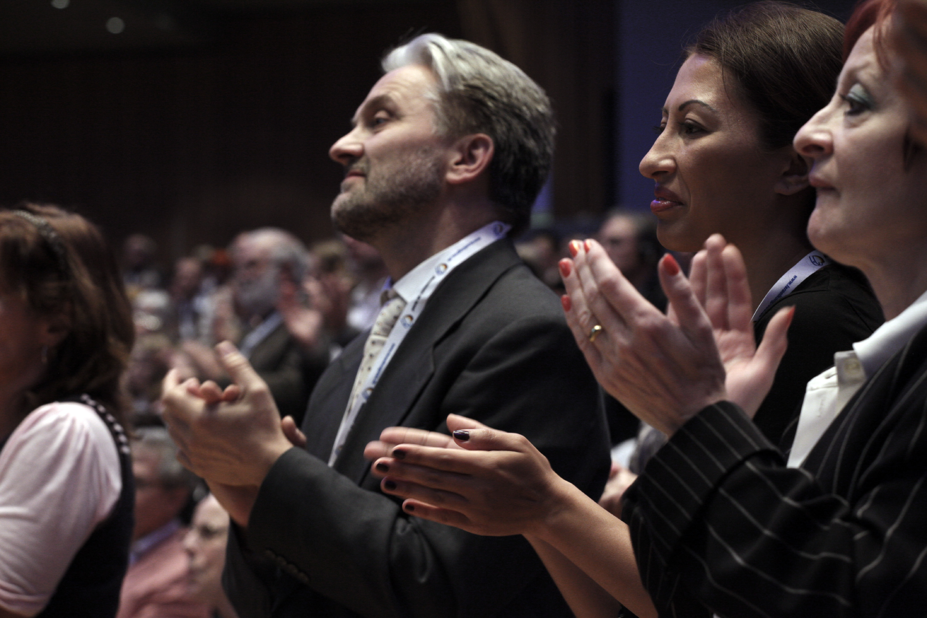 包含这也行？法兰克福止住颓势备战足总杯尼斯内部会议纪要流出——今晚内部沟通，今夜上海申花备战亚冠的词条天博网页版